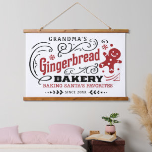 Oma's Gingerbread Bakery Wandteppich Mit Holzrahmen