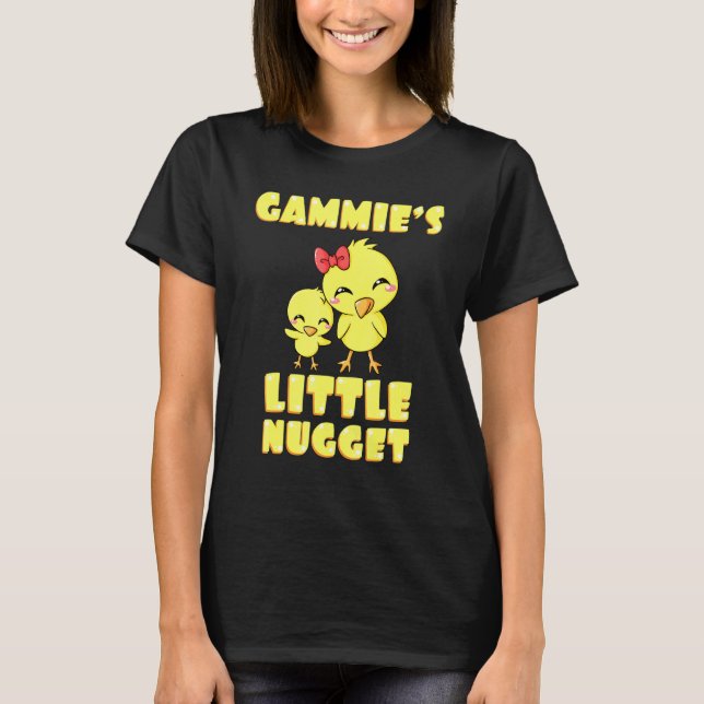 Omas kleines Hähnchen-Nugget zum Muttertag T-Shirt (Vorderseite)