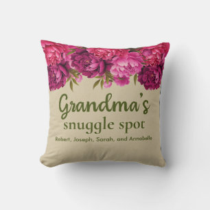 Oma's Snuggle Spot Floral mit Namen Kissen