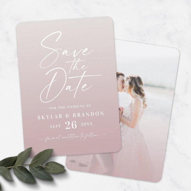 Ombre Dusty Mauve Ivory mit Skript-Foto Hochzeit Save The Date (Von Creator hochgeladen)