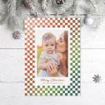 Ombre Retro Schachbretts Foto Feiertagskarte<br><div class="desc">Ombre Schachbretter von rot bis grün und weiß; passen Sie die Schriftart an,  fügen Sie Fotos auf der Rückseite,  wenn gewünscht.</div>