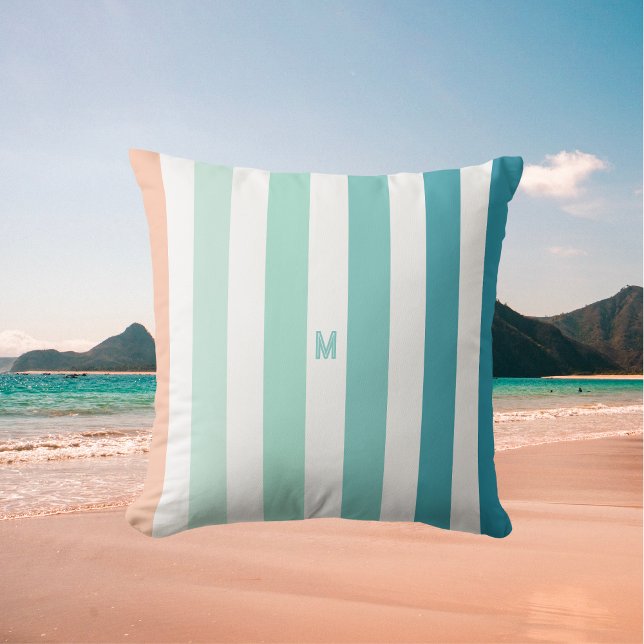 Ombre Sea Shore Strip & Personalisiert Monogram Kissen (Von Creator hochgeladen)