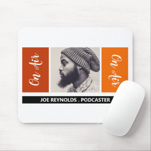 On Air - Podcaster-Foto - Retro-Podcast Mousepad