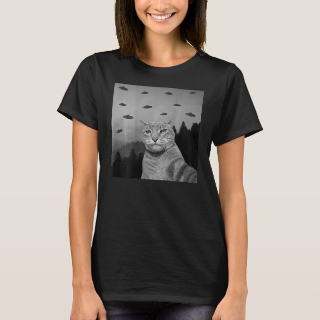 ON BACK PRINT   Cat  Taking Photo UFO Aliens T-Shirt (Vorderseite)