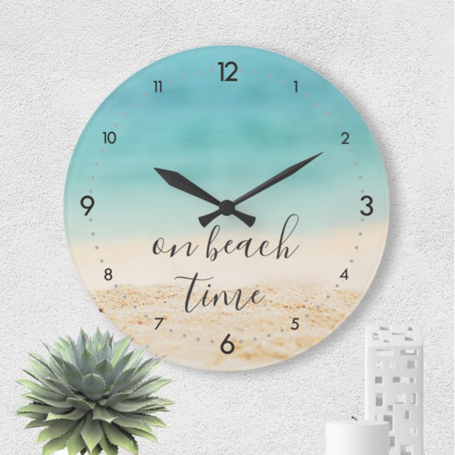 On Beach Time (individuell einstellbar!) Coastal B Große Wanduhr (Von Creator hochgeladen)