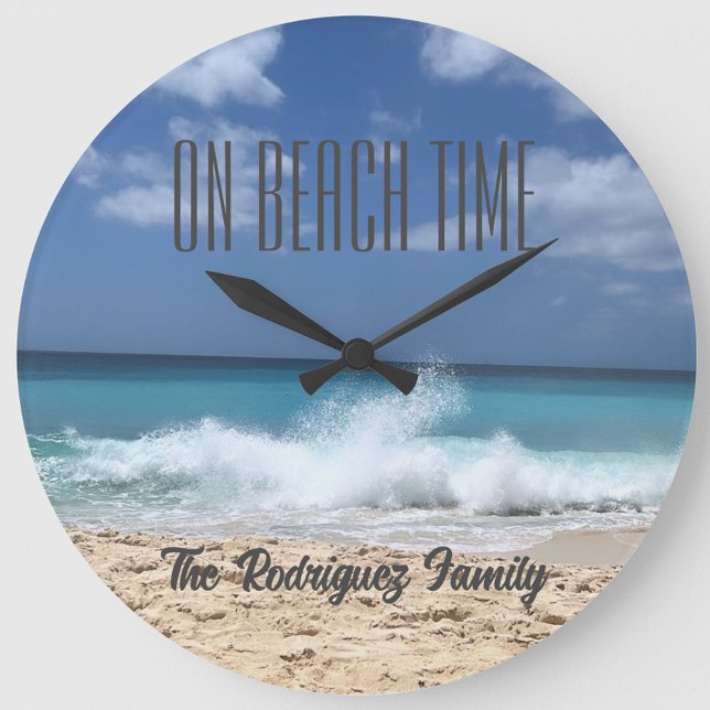 On Beach Time Personalisiert Family Beach Zuhause Große Wanduhr (On Beach Time Family Beach Home Clock, Beach House, Summer House Decor, Housewarming Gift)