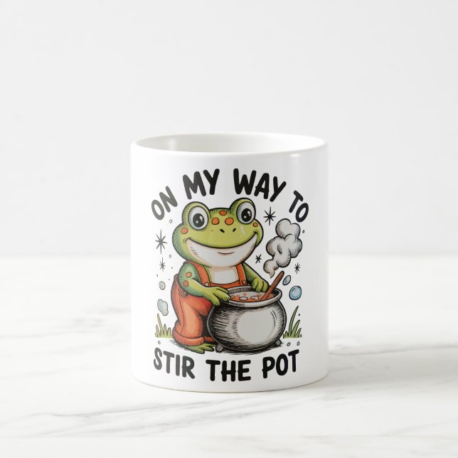 On My Way To Stir The Pot Funny Frog Sarcastic Kaffeetasse (Mittel)