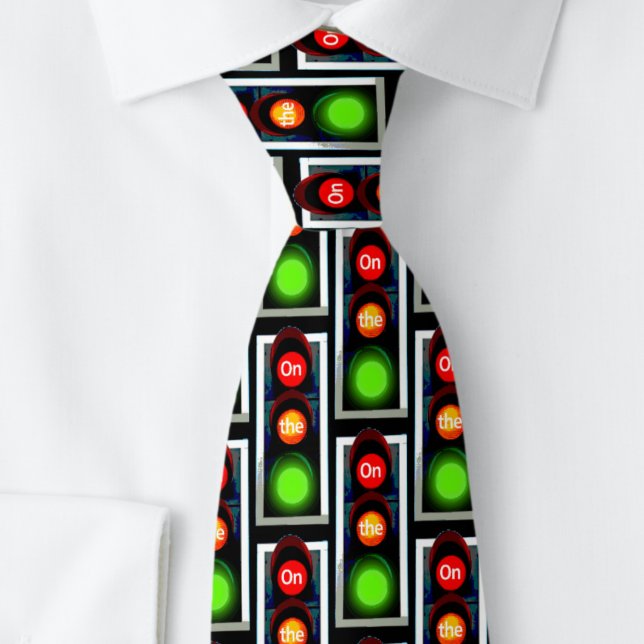 "On the Go" Traffic Lights Them Krawatte (Close up)