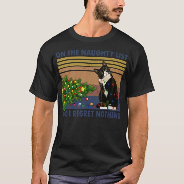 On The Naughty List And I Regret Nothing Cat Chris T-Shirt (Vorderseite)