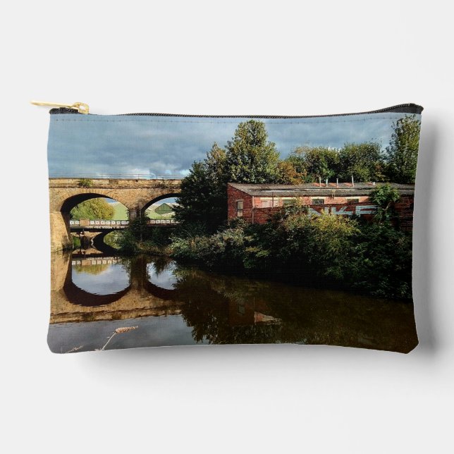 On the way to Attercliffe Zubehörtasche (Vorderseite)