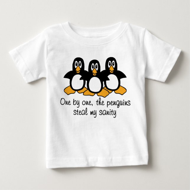 One by One The Pinguins Funny Sprichwort Design Baby T-shirt (Vorderseite)