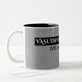 "One Earth. One Spirit. One Family." Zweifarbige Tasse