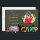 One Happy Camper Birthday Kids Foto Einladung<br><div class="desc">Mit unserem "One Happy Camper" Kinderabend Sky Geburtstagsdesign bereiten Sie sich auf eine abenteuerliche und bezaubernde Geburtstagsfeier vor! Mit einem bezaubernden Nachthimmel mit funkelnden Sternen als Hintergrund bringt Ihr Kleines in eine zauberhafte Nacht unter den Sternen. Das Design wird lebendig mit einem charmanten Wohnmobil, einem gemütlichen Zelt und einem knisternden...</div>