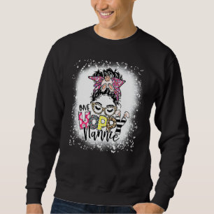 One Hoppy Nannie Grandma Bunny Messy Bun gebleicht Sweatshirt