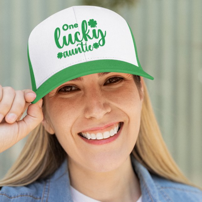 One Lucky Auntie Funny St Patrick Day Truckerkappe (Von Creator hochgeladen)