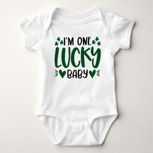 One Lucky Baby Kleeblatt Clover St. Patricks Day Baby Strampler