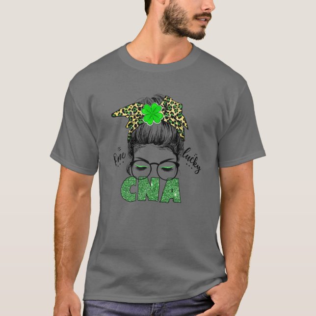 One Lucky CNA - St Patrick's Day T-Shirt (Vorderseite)