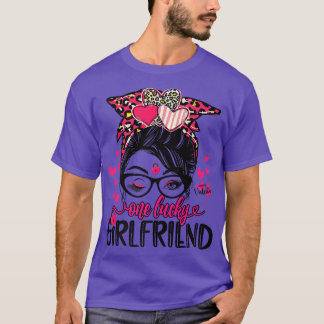 One Lucky Girlfriend Messy Bun Couple in Liebe Val T-Shirt