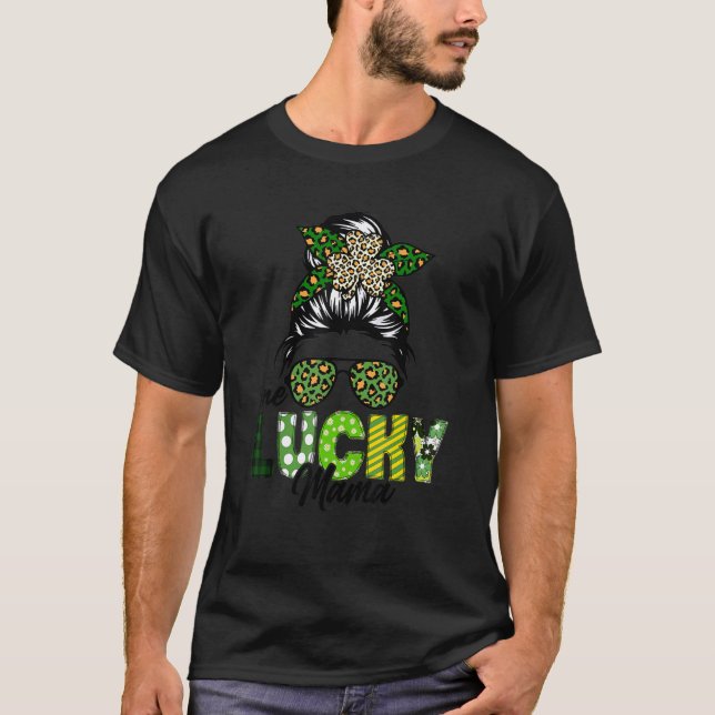 One Lucky Mama Leopard Messy Bun Saint Patrick's D T-Shirt (Vorderseite)