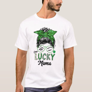 One Lucky Mama St Patricks Day Wink Eye Messy Bun T-Shirt