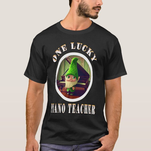 One Lucky Music Piano Teacher Gnome St Patrick's D T-Shirt (Vorderseite)