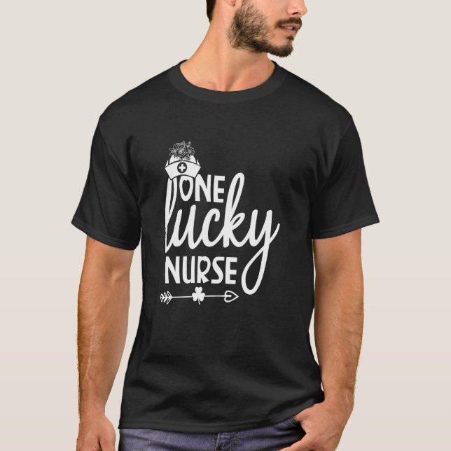One Lucky Nurse Scrub RN ICU ER Cute St Patricks D T-Shirt (Vorderseite)