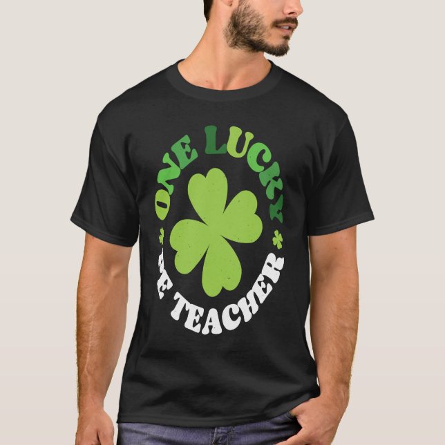 One Lucky PE Teacher Irish C St Patrick's Day  1 T-Shirt (Vorderseite)