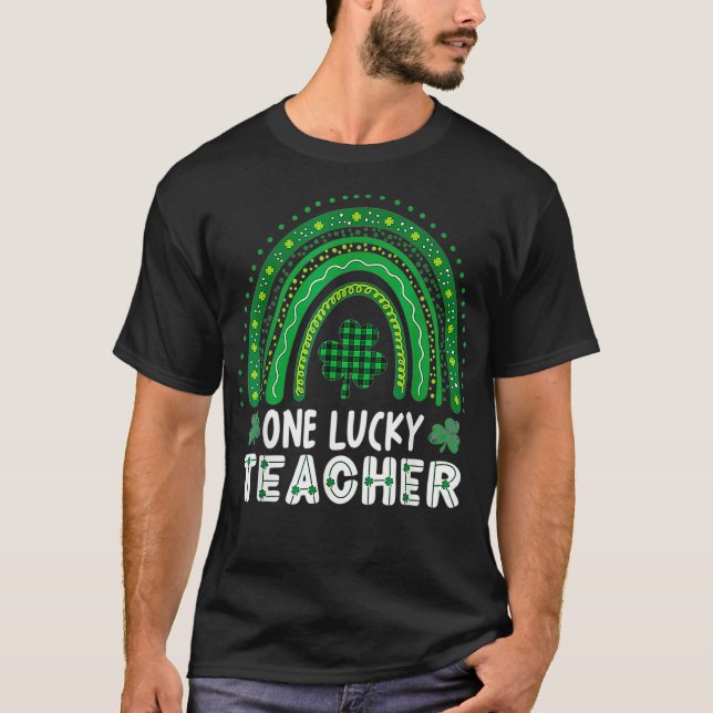 One Lucky Teacher Rainbow St Patricku2019s Day App T-Shirt (Vorderseite)