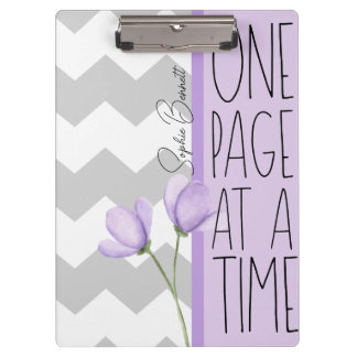 One Page at a Time – Motivational Lavender Floral Klemmbrett