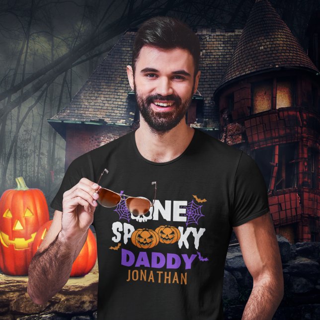 One Spooky Daddy, Fun Halloween Family T-Shirt (Von Creator hochgeladen)