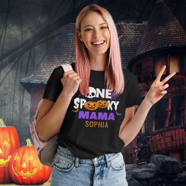 One Spooky Mama, Fun Halloween Family T-Shirt (Von Creator hochgeladen)