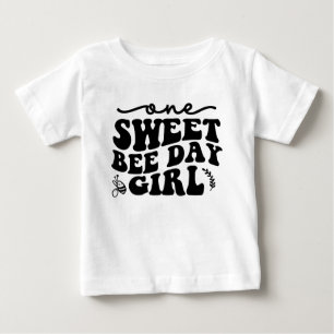 One Sweet Beet Day Girl - 1. Geburtstagshirt Baby T-shirt