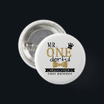 ONEderful 1st Birthday Gastgeschenk Button<br><div class="desc">Feiern Sie stilvoll mit diesen lustigen und sehr trendigen 1. Geburtstags-Party-Buttons. Das Design lässt sich einfach mit Ihrer speziellen Veranstaltungssprache personalisieren und Ihre Gäste werden begeistert sein,  wenn sie diese fantastischen Buttons erhalten. Entsprechende Party-Elemente finden Sie in der Auflistung.</div>