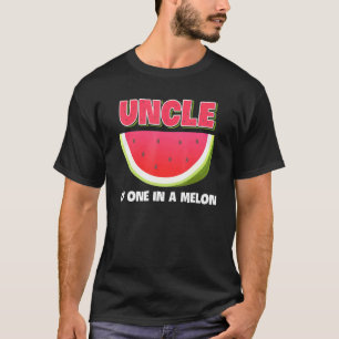 Onkel in einer Melonenfamilie, die Wassermelone zu T-Shirt