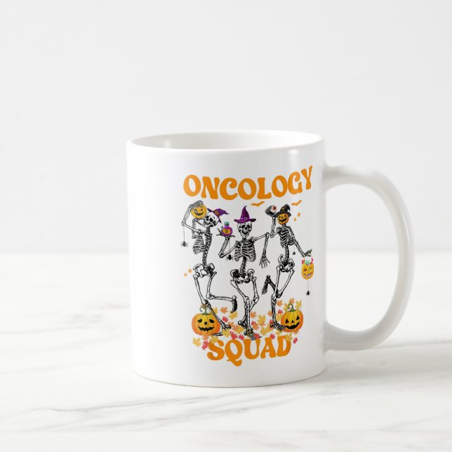 Onkologie Squad Skeleton Pumpkin Herbstlaub Spooky Kaffeetasse (Rechts)