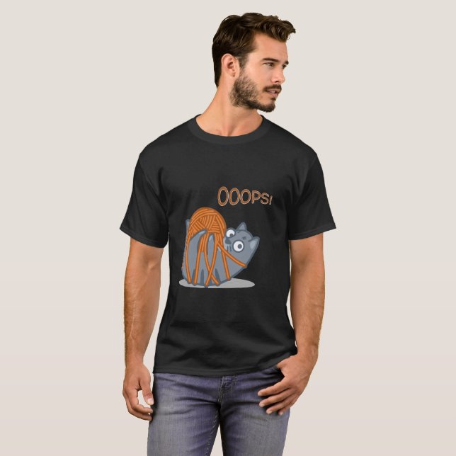 OOOPS! Funny Niedlich Chat Plays mit Garnball T-Shirt (Vorne ganz)
