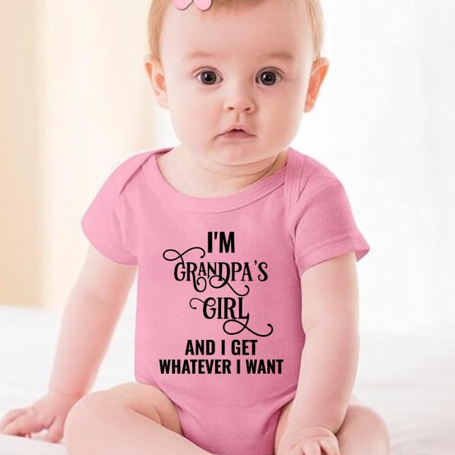 Opa's Mädchen  Baby Strampler (Von Creator hochgeladen)