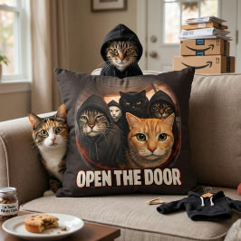 Open The Door Funny Cats in Hoodies Throw Pillow Kissen