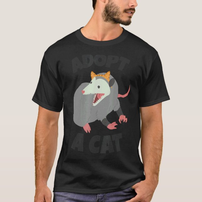 Opossum adoptiert eine Katze T-Shirt (Vorderseite)