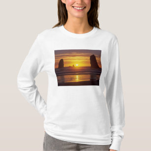 OR, Oregon-Küste, Cannon Beach, Meeresstapel bei 2 T-Shirt
