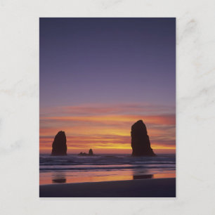 OR, Oregon-Küste, Cannon Beach, Meeresstapel bei Postkarte