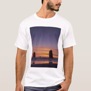 OR, Oregon-Küste, Cannon Beach, Meeresstapel bei T-Shirt