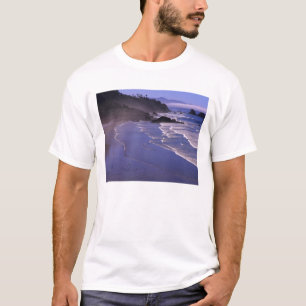 OR, Oregon-Küste, Ecola SP, Indian Beach mit T-Shirt