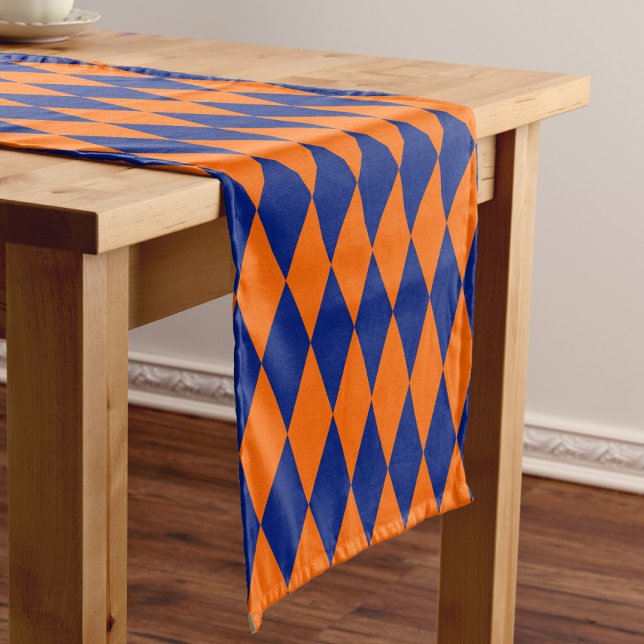 Orange and Blue Harlequin Checkered Design  Kurzer Tischläufer (Von Creator hochgeladen)