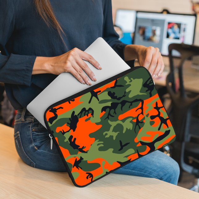 Orange and Green Camouflage, Militär, Armee Laptopschutzhülle (Von Creator hochgeladen)