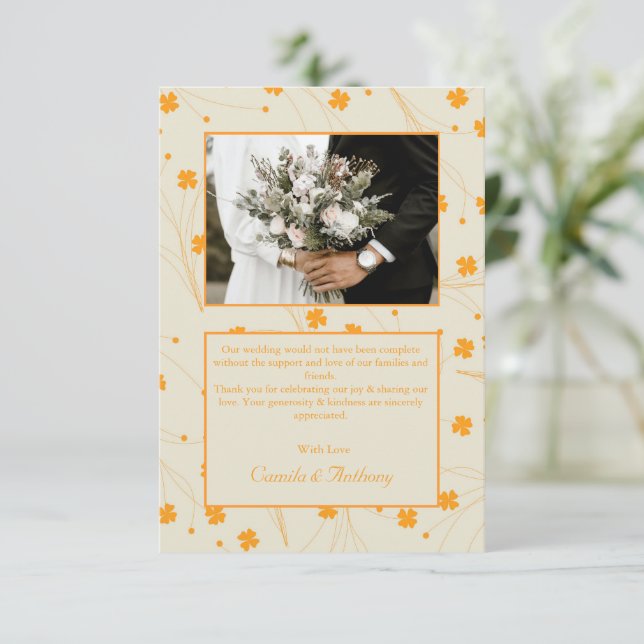 Orange Beige Retro Y2K 70er Blume Muster Dankeskarte (Stehend Vorderseite)