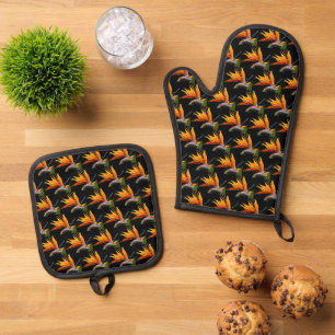 Orange Bird of Paradise Pflanze Pattern auf Schwar Ofenhandschuh & Topflappen-Set