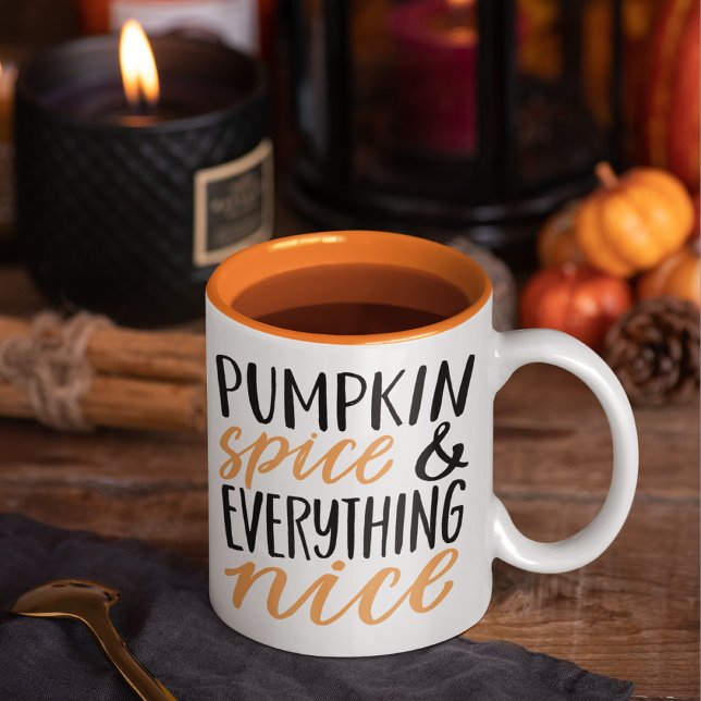 Orange & Black Pumpkin Gewürz-Erntedank Angebot Zweifarbige Tasse (Von Creator hochgeladen)