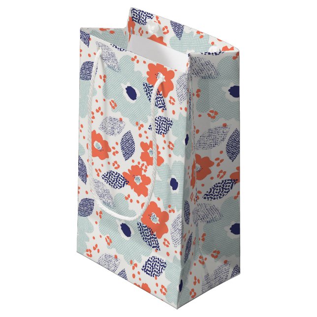 Orange & Blue Modern Blume Pattern Kleine Geschenktüte (Vorderseite Schrägansicht)