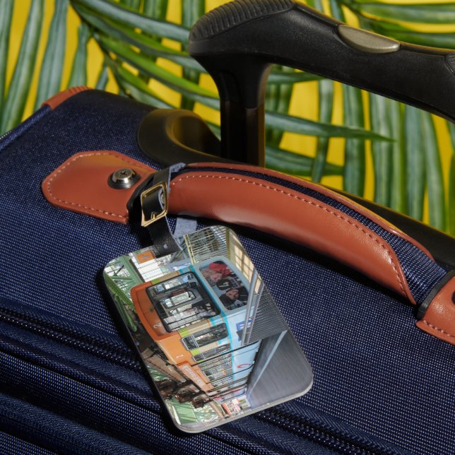 Orange Blue Wuppertal Floating Train Gepäckanhänger (Vorderseite Insitu 1)